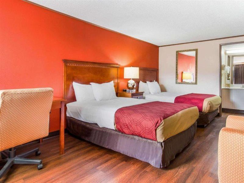Econo Lodge Norwalk Ngoại thất bức ảnh