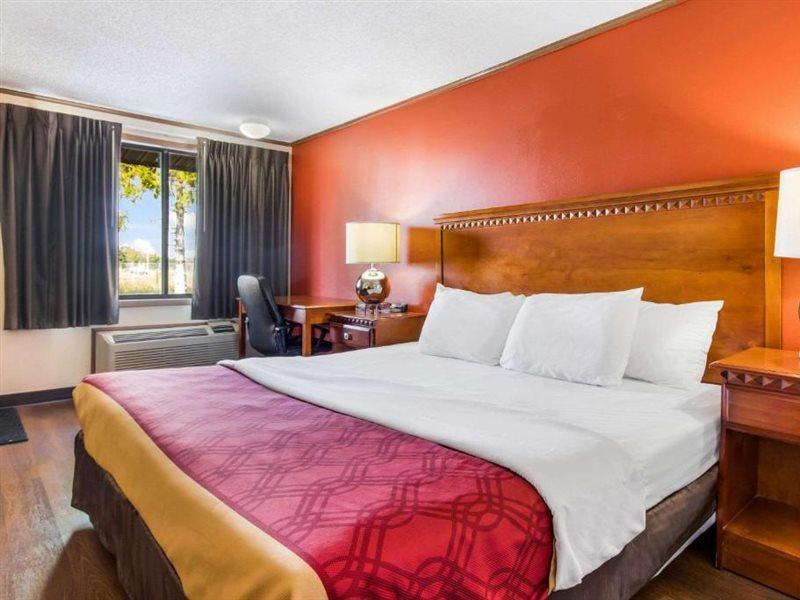 Econo Lodge Norwalk Ngoại thất bức ảnh