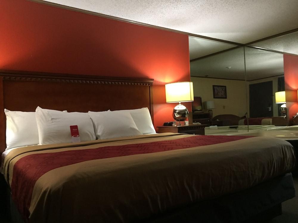 Econo Lodge Norwalk Ngoại thất bức ảnh