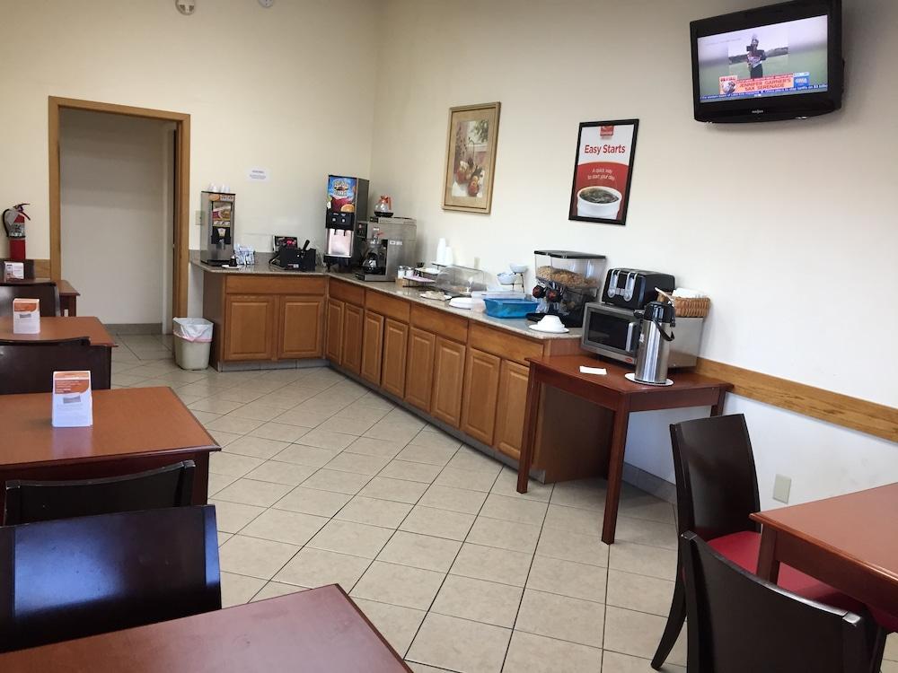 Econo Lodge Norwalk Ngoại thất bức ảnh