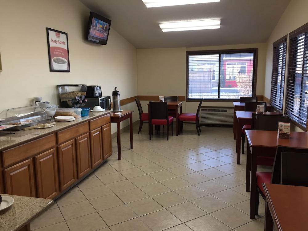 Econo Lodge Norwalk Ngoại thất bức ảnh