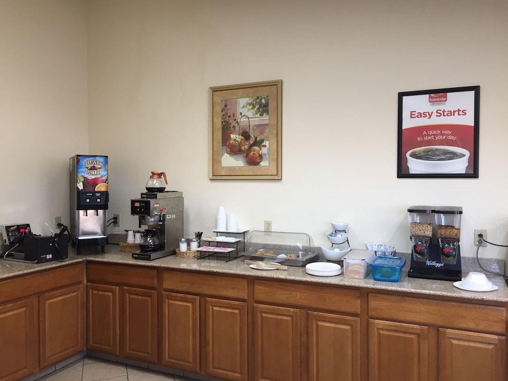 Econo Lodge Norwalk Ngoại thất bức ảnh