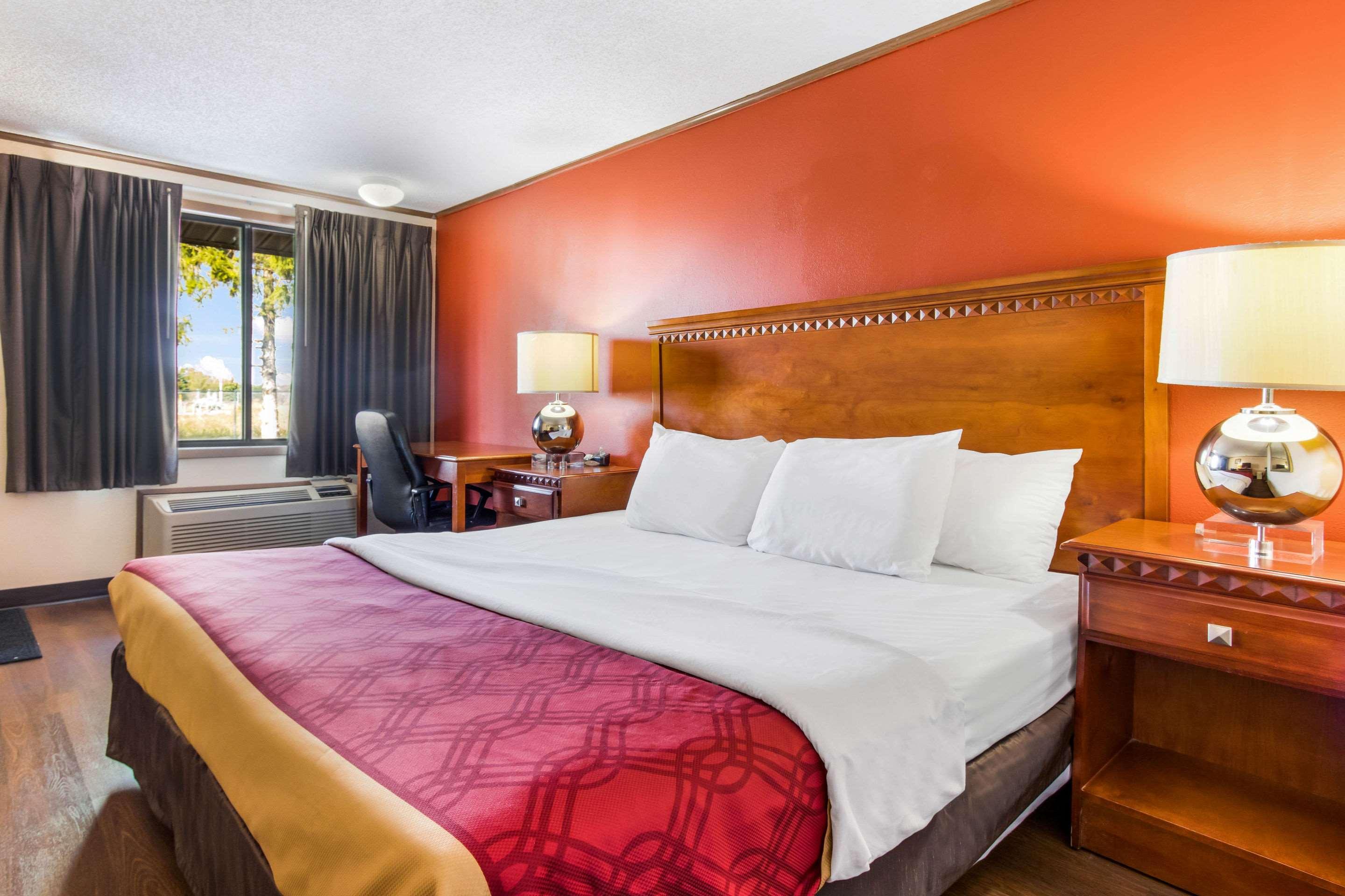 Econo Lodge Norwalk Ngoại thất bức ảnh
