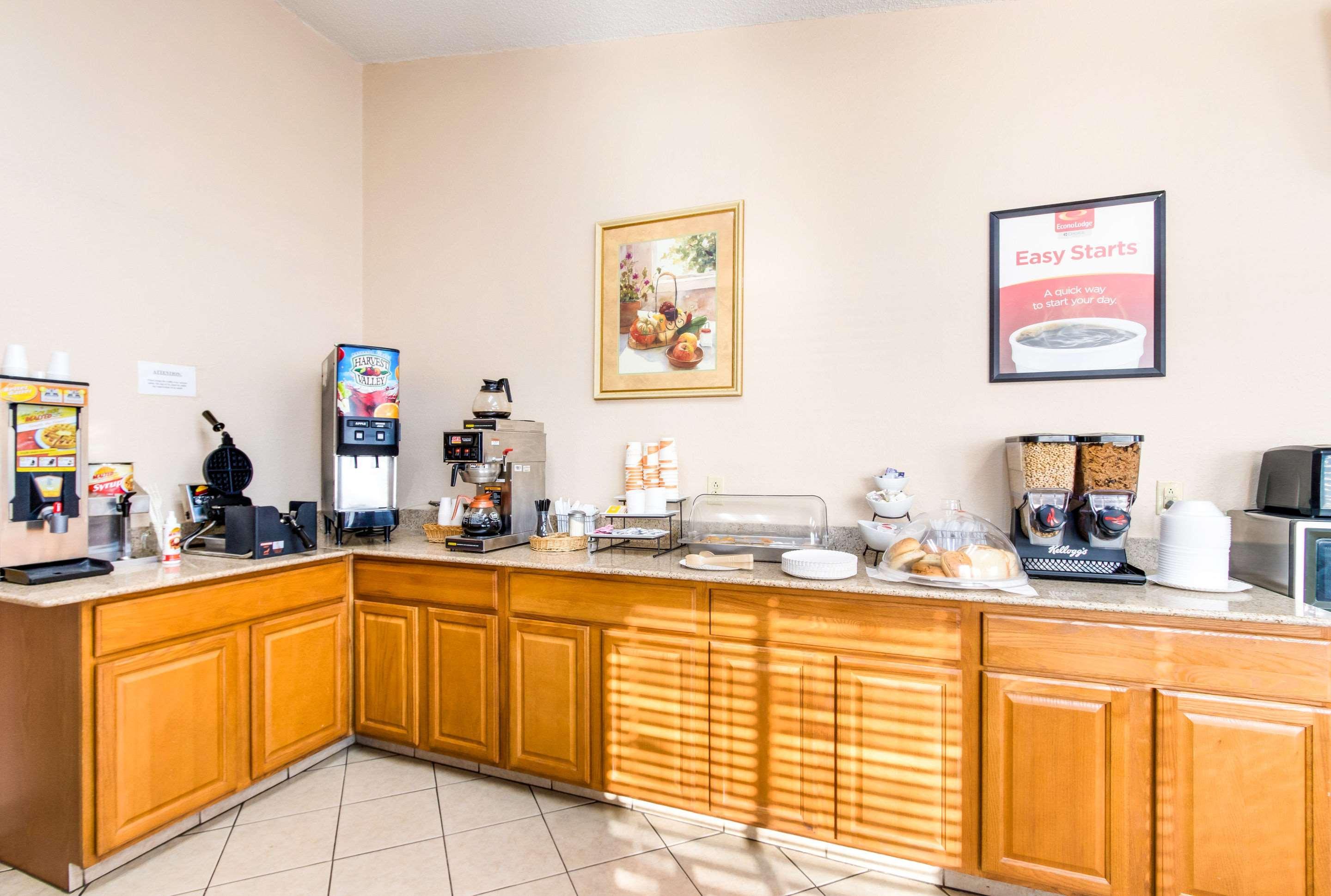 Econo Lodge Norwalk Ngoại thất bức ảnh