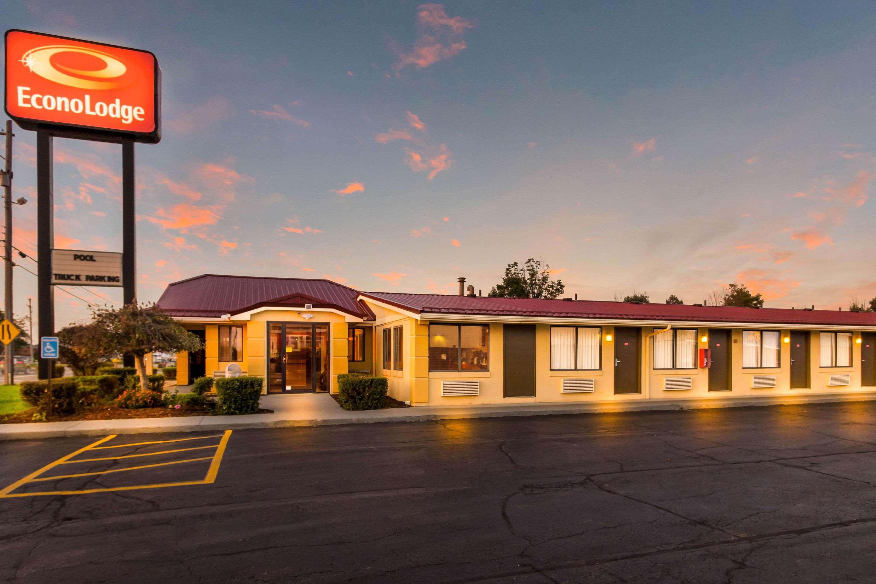 Econo Lodge Norwalk Ngoại thất bức ảnh