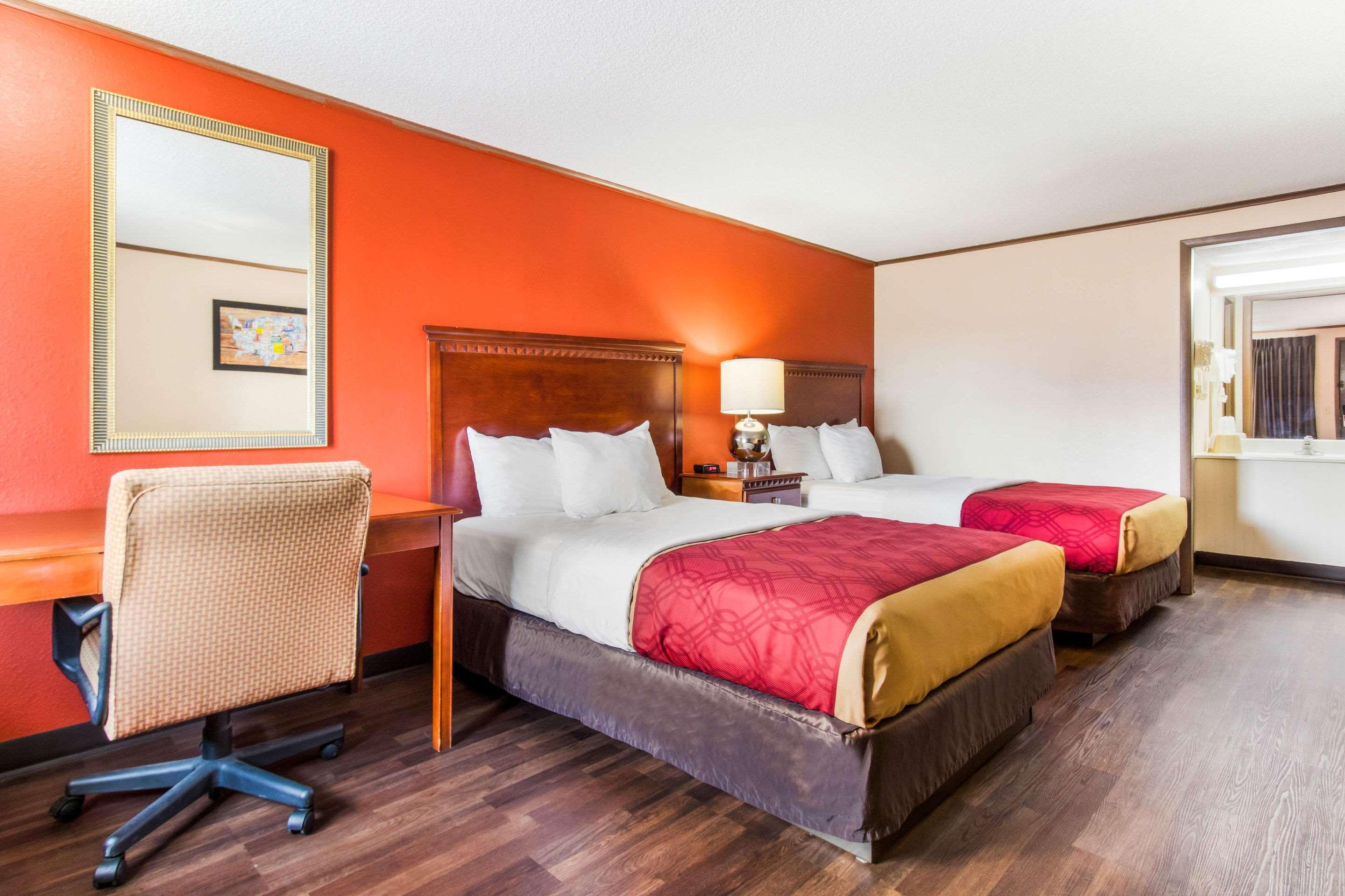 Econo Lodge Norwalk Ngoại thất bức ảnh