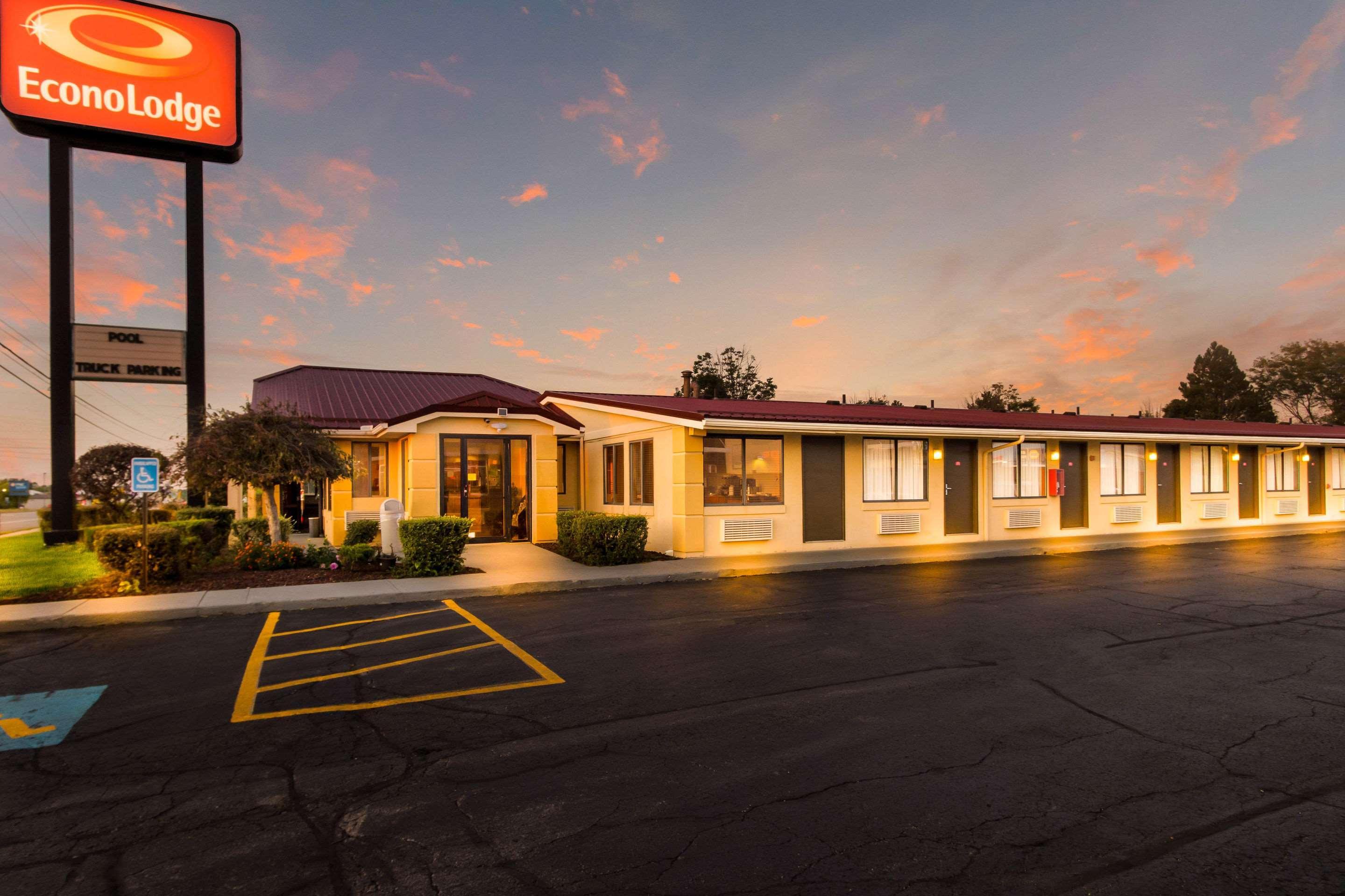 Econo Lodge Norwalk Ngoại thất bức ảnh