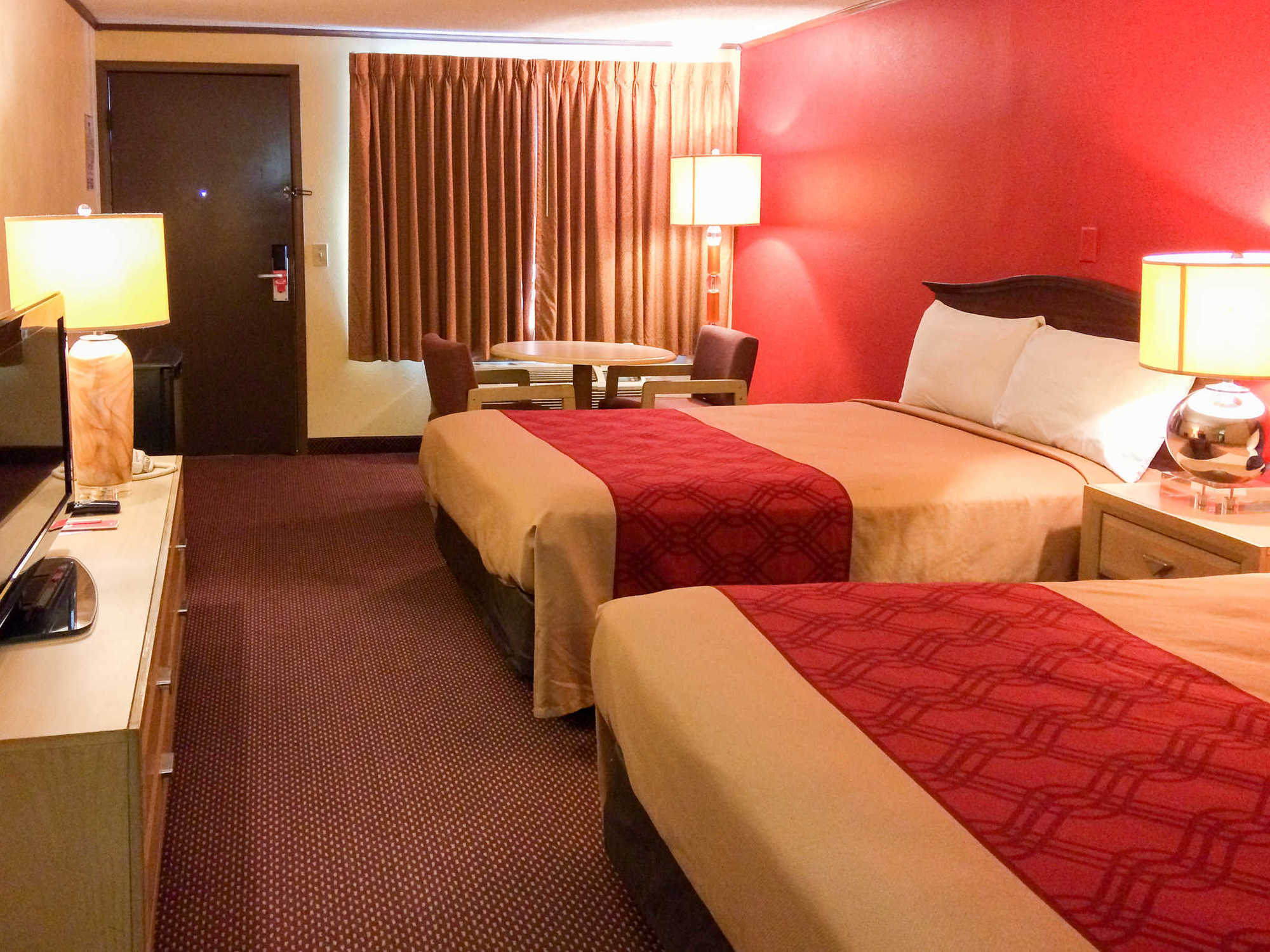 Econo Lodge Norwalk Phòng bức ảnh