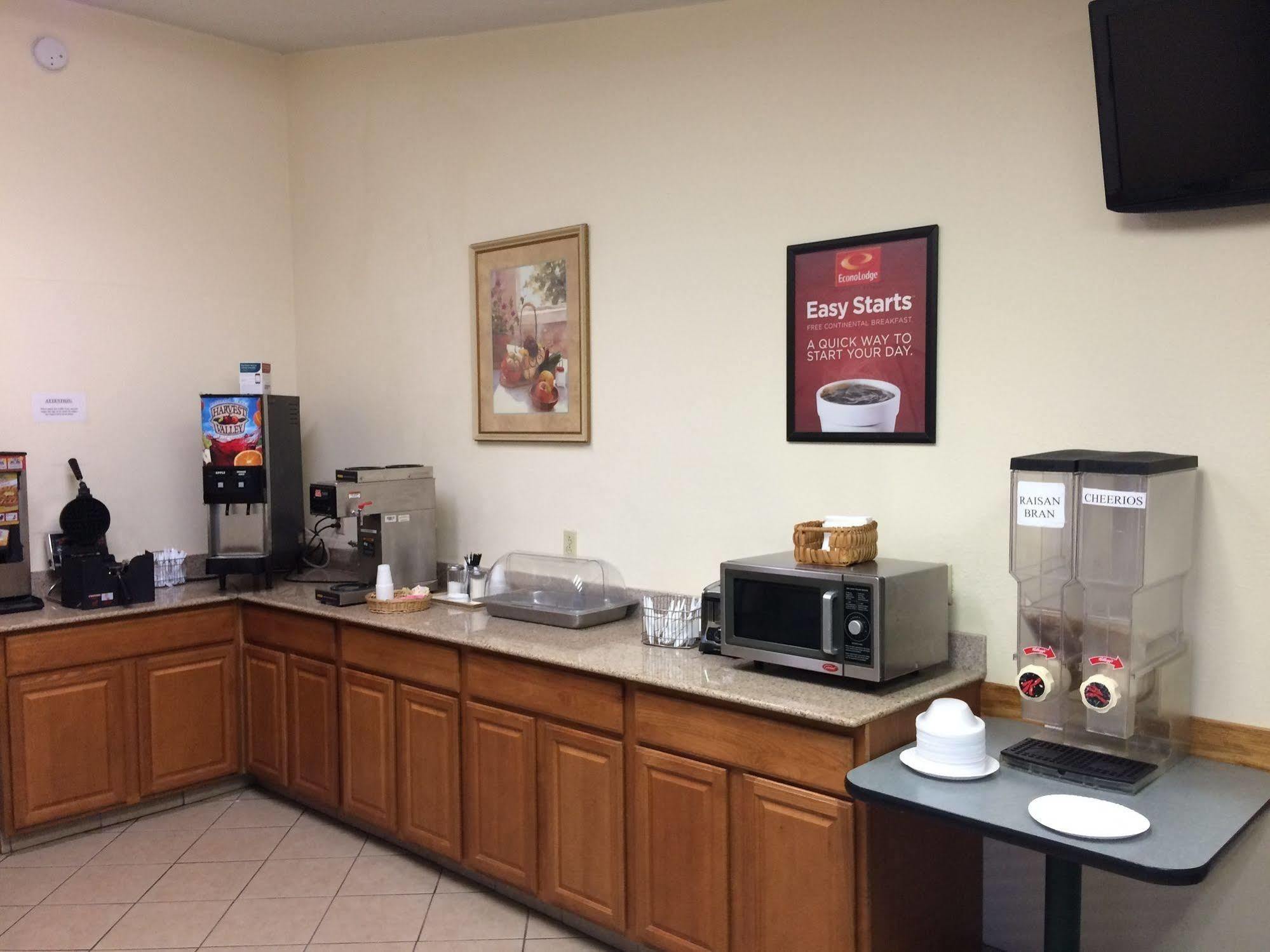 Econo Lodge Norwalk Ngoại thất bức ảnh