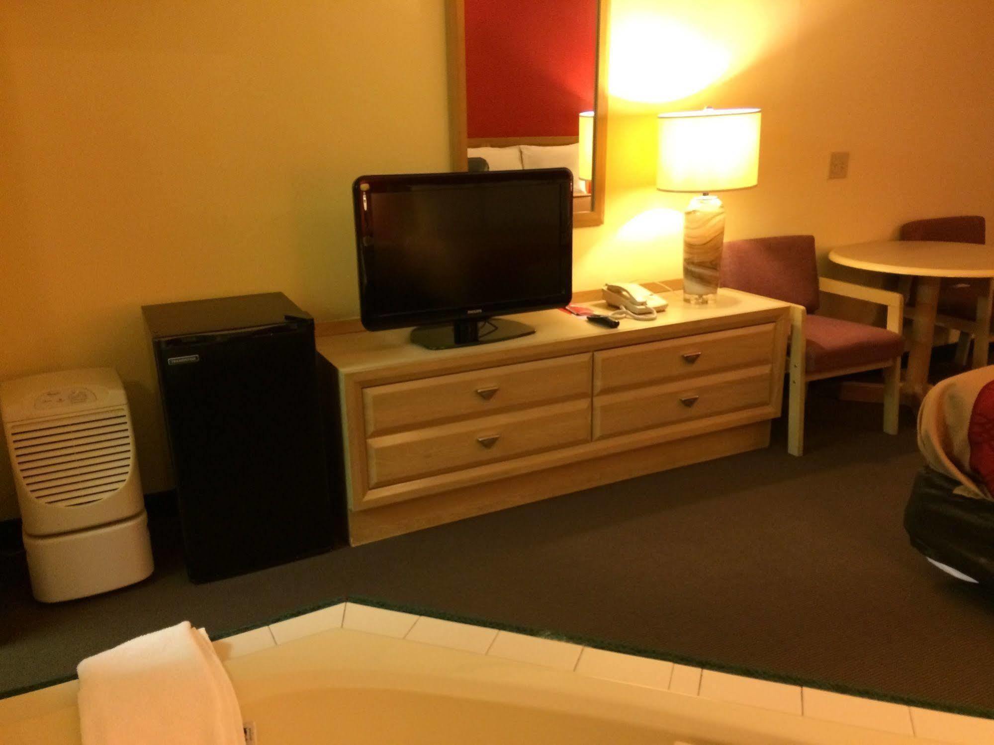 Econo Lodge Norwalk Ngoại thất bức ảnh